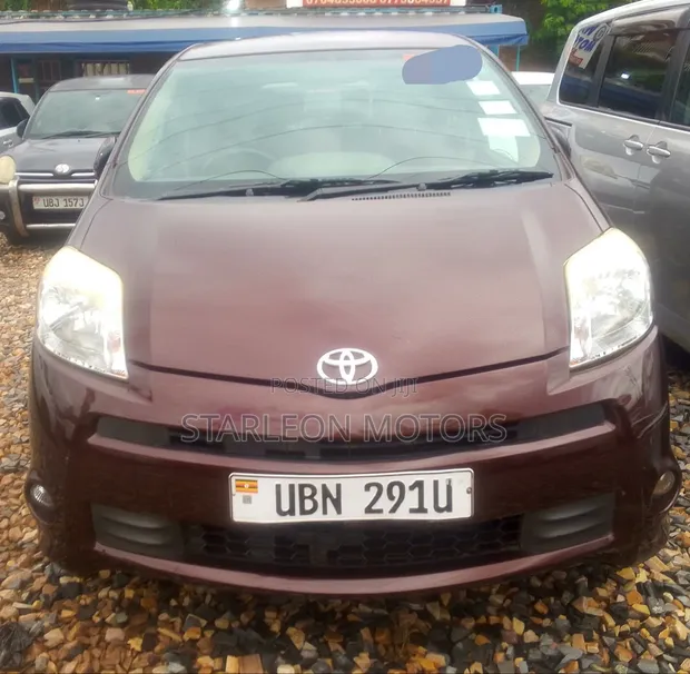 Toyota Passo Sette 2010 Maroon - 1