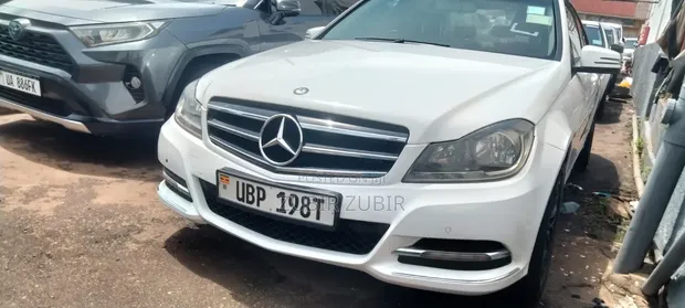 Mercedes-Benz C200 2011 White - 1