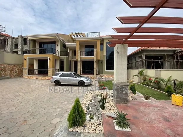 4 Bedroom Duplex for Rent in Akright, Central Division - 1