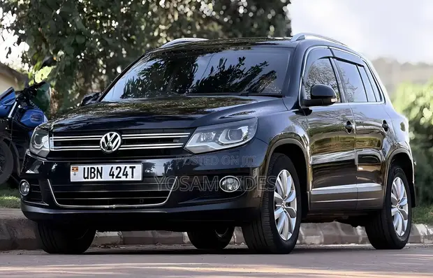 Volkswagen Tiguan 2.0 S Automatic 2012 Black - 1