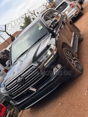 Toyota Land Cruiser 4.6 V8 ZX 2017 Black