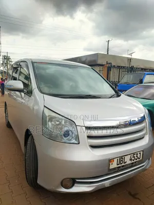Toyota Noah 2009 Gray