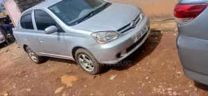 Toyota Platz 2001 Silver