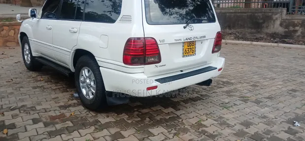 Toyota Land Cruiser 2004 White - 1