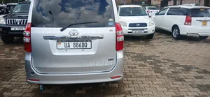 Toyota Noah 2012 Silver