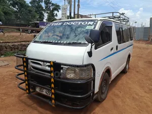 Toyota HiAce Grand Cabin 2008
