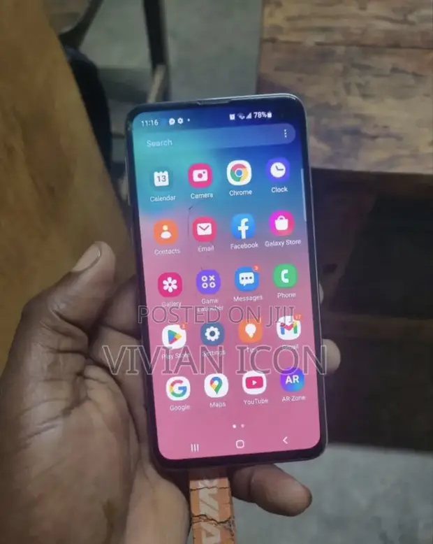 Samsung Galaxy S10e 128GB White - 1