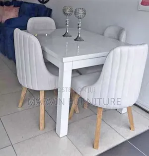 Wood-Mode Dining Table (4 Seaters)