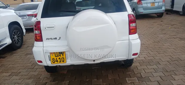 Toyota RAV4 Automatic 2003 White - 1