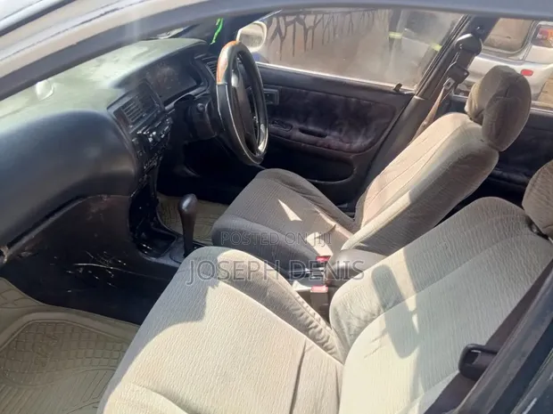Toyota Corona 1991 White - 1