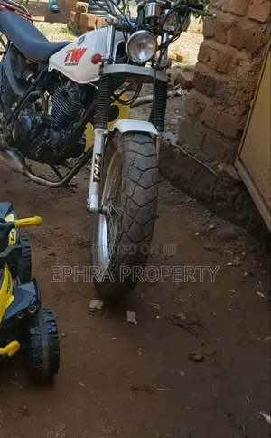 Yamaha TW200 Dual Sport Motorcycle