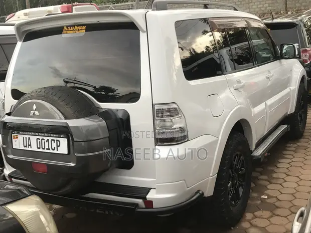 Mitsubishi Pajero 2009 White - 1