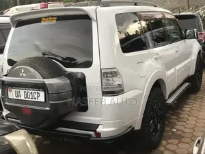 Mitsubishi Pajero 2009 White