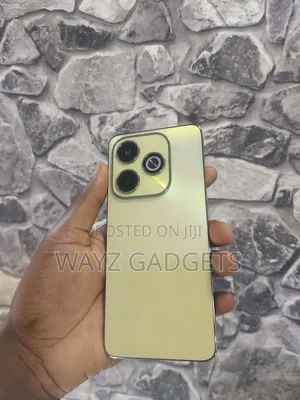 Infinix Hot 40i 256GB Gold
