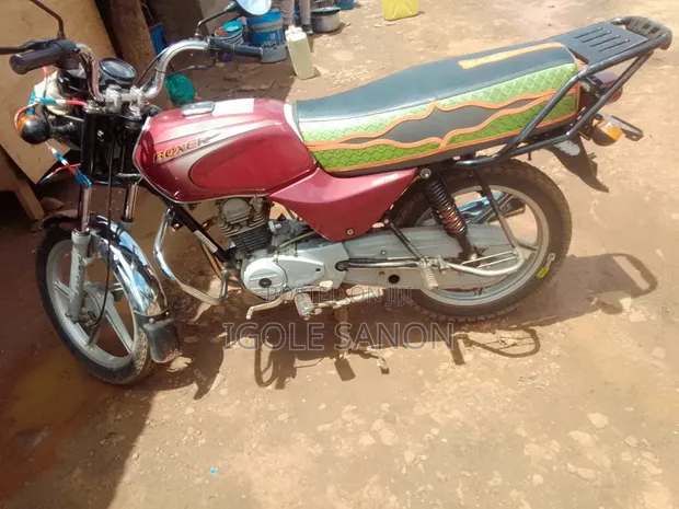 Bajaj Boxer 100 2024 Red - 1