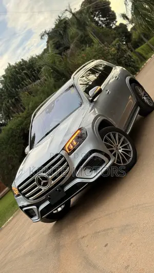 2025 Mercedes-Benz GLS 450 4MATIC AWD Silver