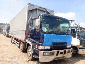 Mitsubishi Fuso Super Great 12 Tyres Box Body Truck