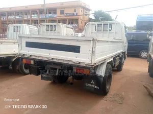 Mitsubishi Canter Short Big Tyre 4D32 Food Truck