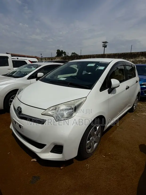 Toyota Ractis 1.5 AWD 2013 White - 1