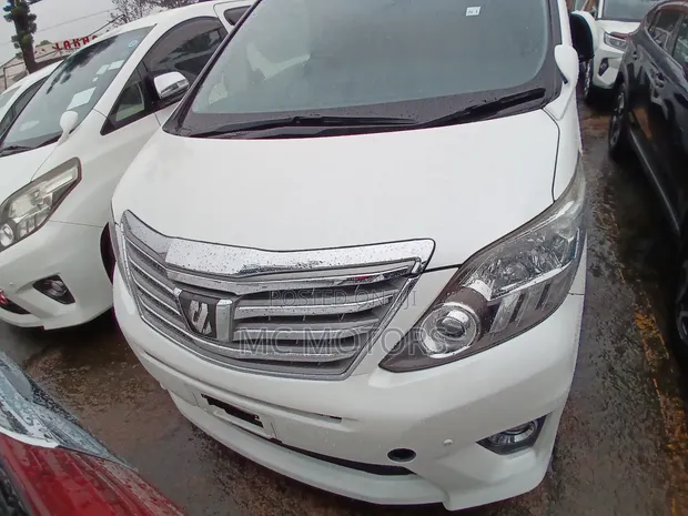 Toyota Alphard 2.4 Petrol AWD 2014 White - 1