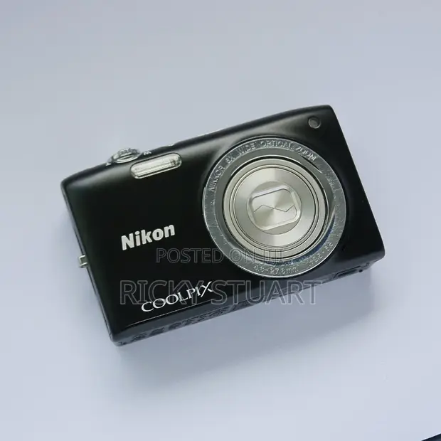 Nikon Coolpix S2700 Digital Camera - 1