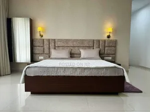 Wood-Mode Queen Bed Frame (6x6 & 5x6)