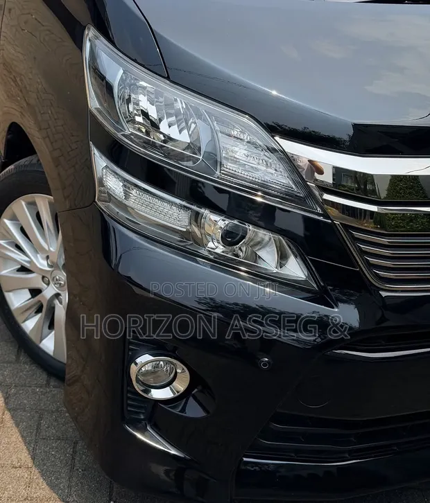 Toyota Vellfire 2011 Executive 7-Seater - 1