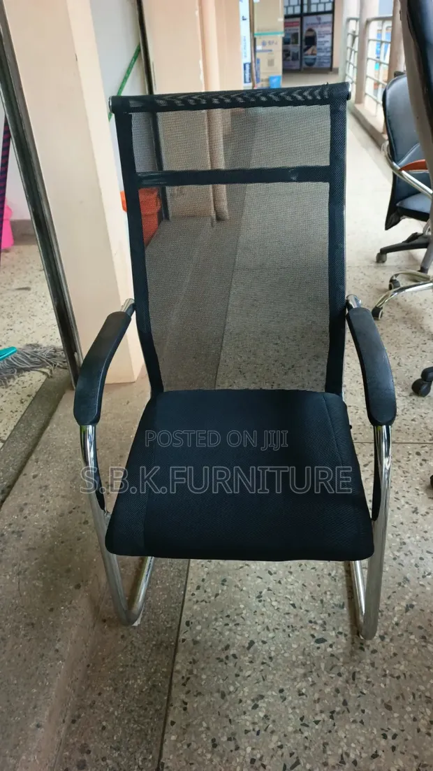 Mesh Office Chair with Fixed Armrests - 1
