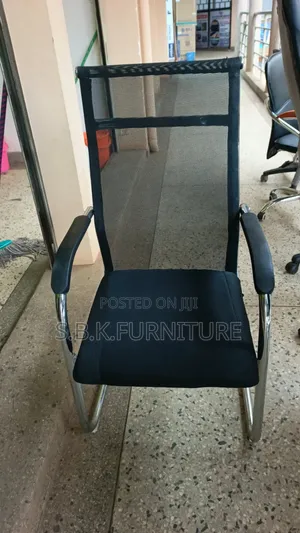 Mesh Office Chair with Fixed Armrests