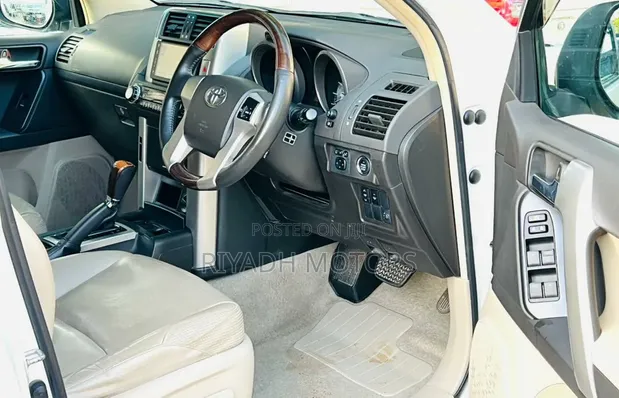 Toyota Land Cruiser Prado 2011 White - 1
