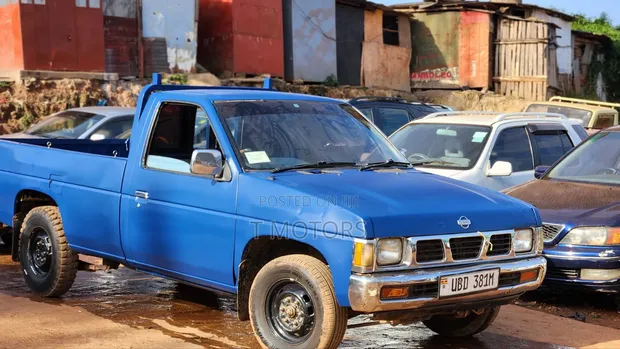 Nissan Pick-Up 1991 Black - 1
