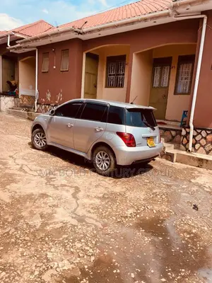 Toyota IST 2002 Silver