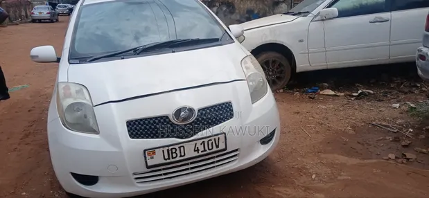 Toyota Vitz 2008 White - 1