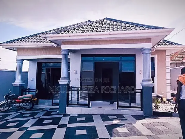 3 Bedroom Bungalow for Sale in Kira Kitukutwe - 1