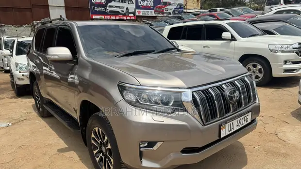 Toyota Land Cruiser Prado 2018 Gold - 1