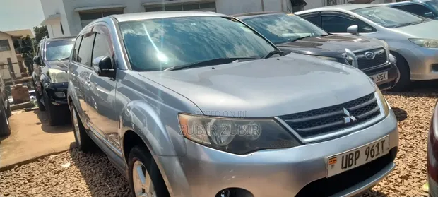 Mitsubishi Outlander 2007 Silver - 1
