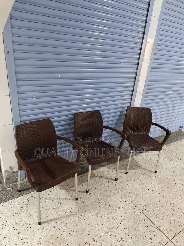 Aluminium Stand Plastic Chairs - 1