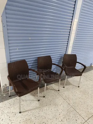 Aluminium Stand Plastic Chairs