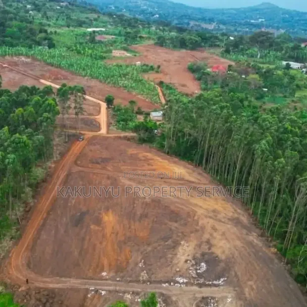 Gobero Residential Land with Mailo Title - 1