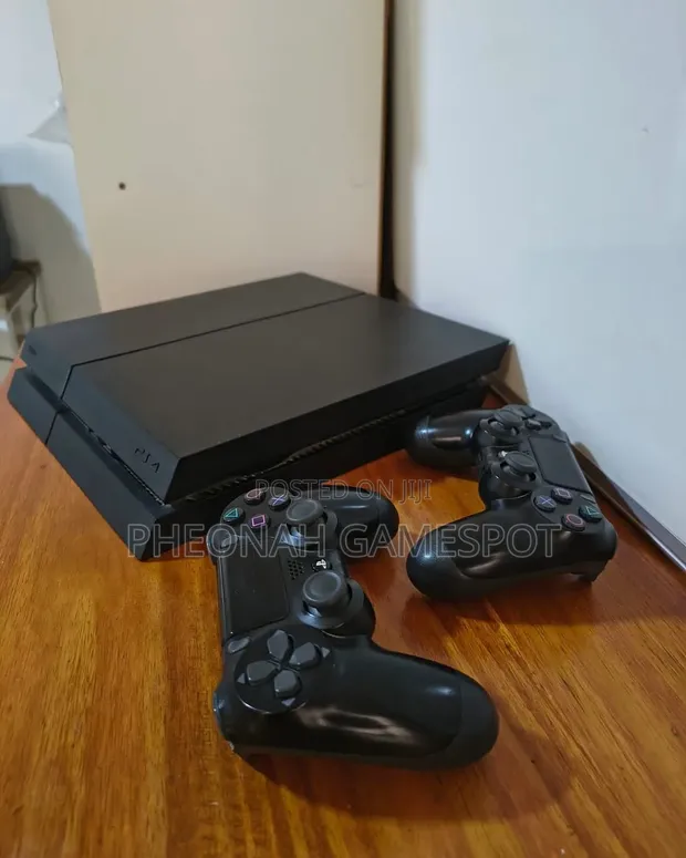 PS4 Standard Console - 1
