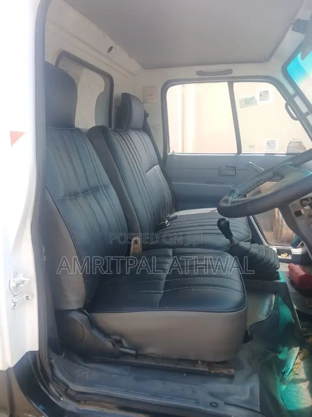 Isuzu Elf 1.5 Box Body Truck - 1