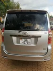 Toyota Noah 2008 Silver - 2