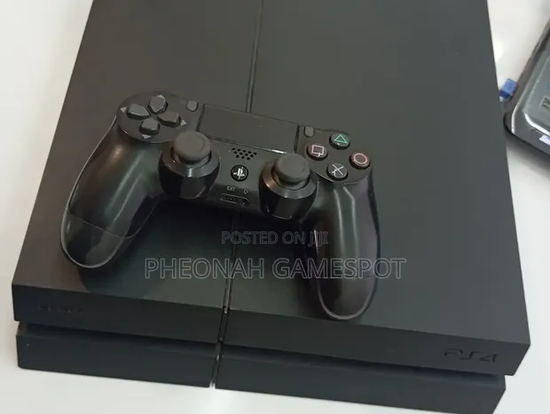 PS4 Standard Console - 1