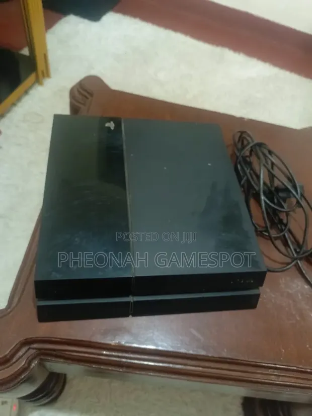 PS4 Standard Console - 1
