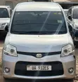 Toyota Sienta 1.5 FWD 2012 Silver - 3
