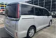 Toyota Noah 2017 Silver X Grade - 3