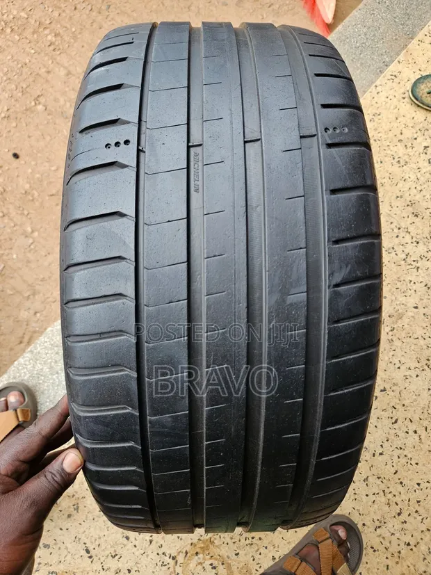 Japan Tyres 245/40R18 - Excellent Condition - 1