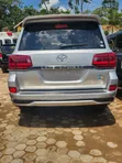 Toyota Land Cruiser V8 2017 Silver - 2