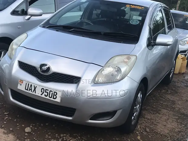 Toyota Vitz 2008 Silver - 1
