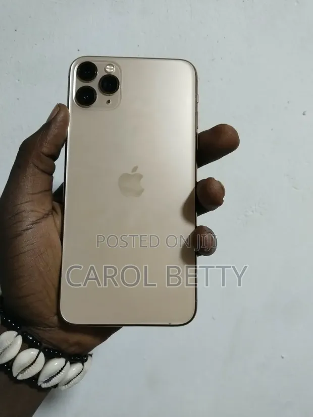 Apple iPhone 11 Pro Max 256GB Gray - 1